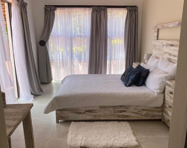 Appartamento Lime Court Two Pretoria-Noord Esterno foto