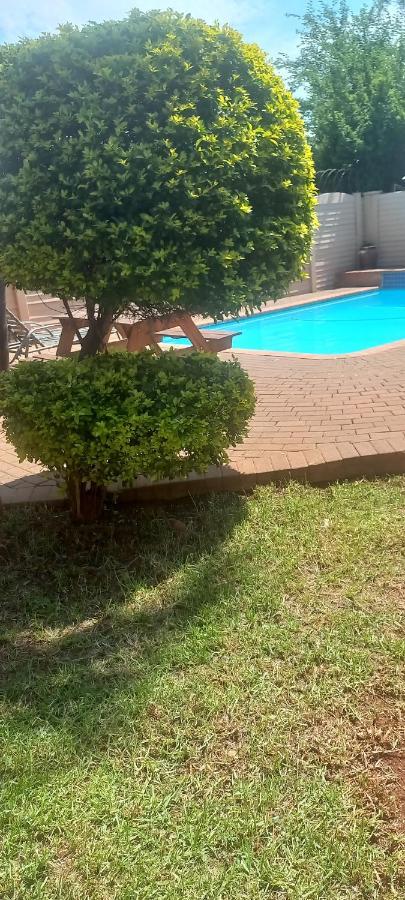 Appartamento Lime Court Two Pretoria-Noord Esterno foto